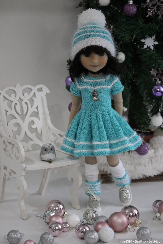 Готовимся к празднику, наряжаем девчушек! :)