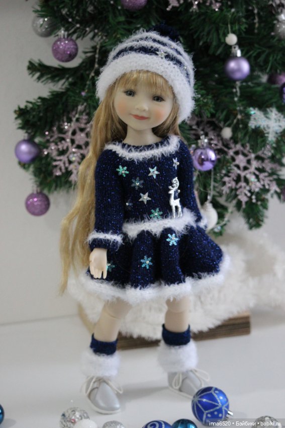 Готовимся к празднику, наряжаем девчушек! :)