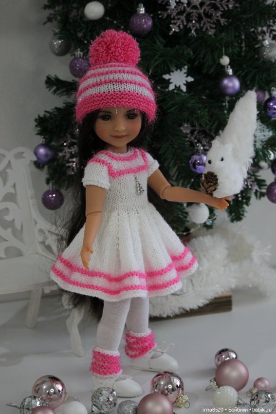 Готовимся к празднику, наряжаем девчушек! :)