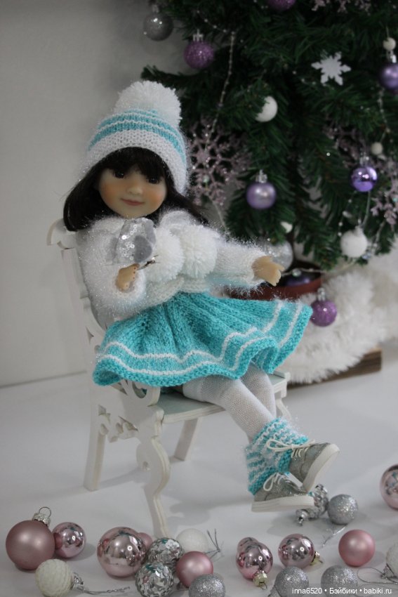 Готовимся к празднику, наряжаем девчушек! :)