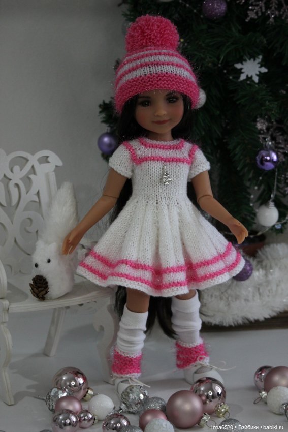 Готовимся к празднику, наряжаем девчушек! :)