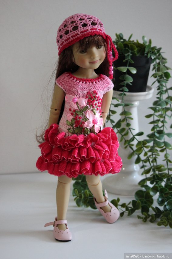 Готовимся к празднику, наряжаем девчушек! :)