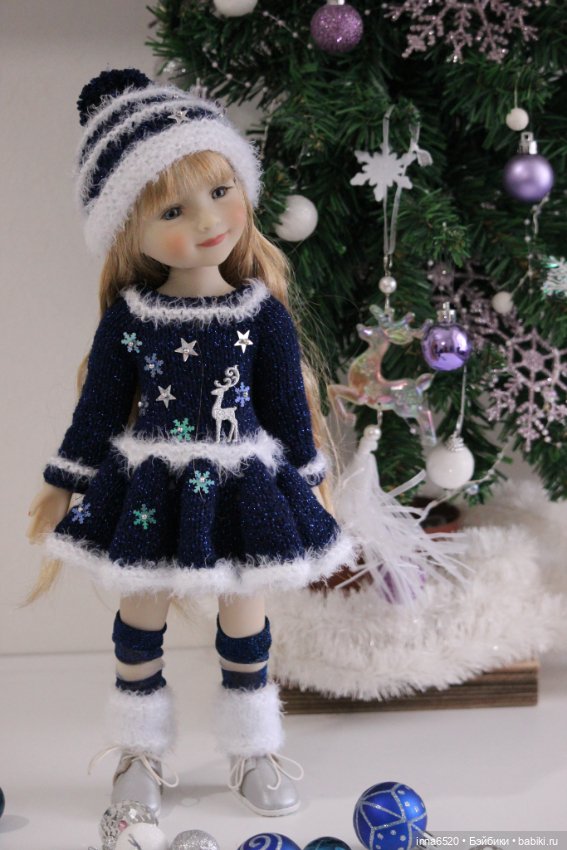 Готовимся к празднику, наряжаем девчушек! :)