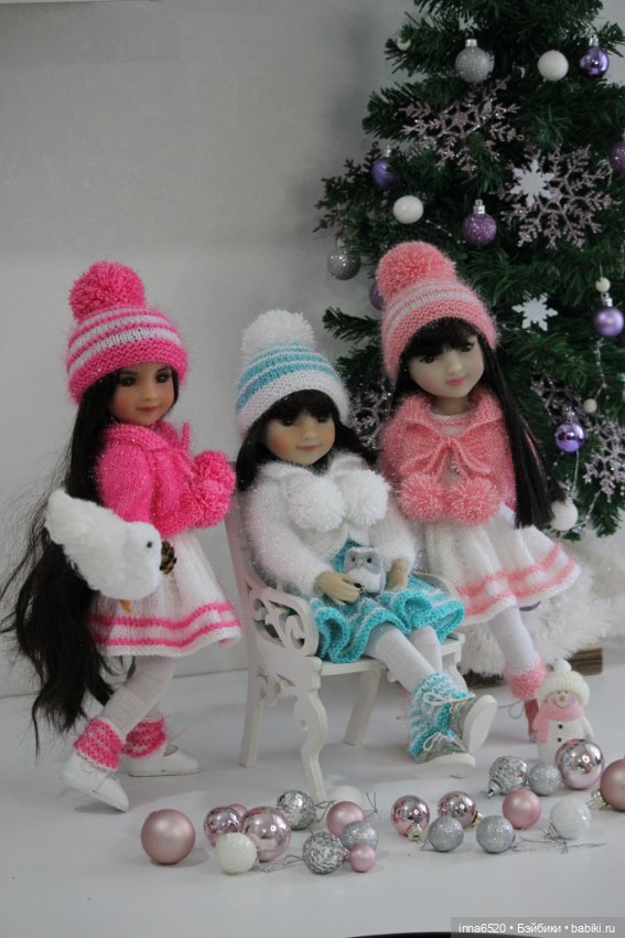 Готовимся к празднику, наряжаем девчушек! :)