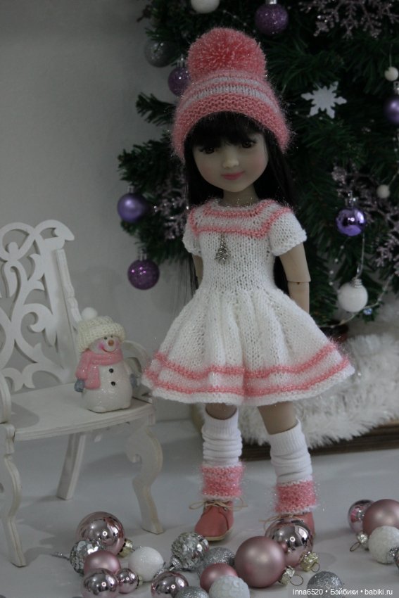 Готовимся к празднику, наряжаем девчушек! :)