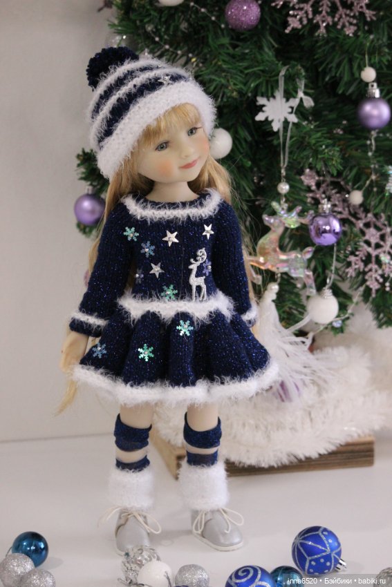 Готовимся к празднику, наряжаем девчушек! :)