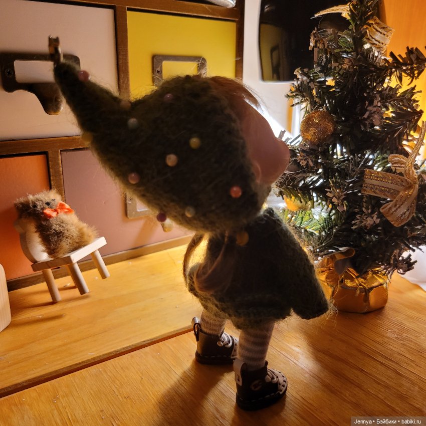 Ой мамочка, елка такая большая? 🎄👀🐻 (фото 2)