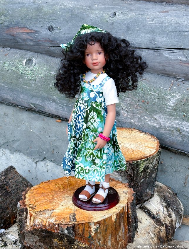 Прогулки с ранним Тоннером, Nina in Batik