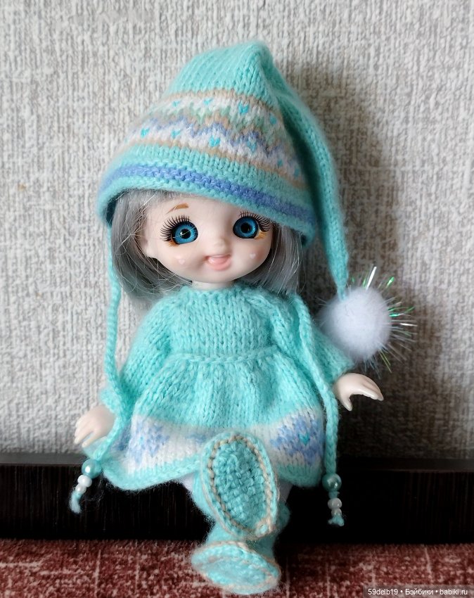 Ещё одна ма-аааленька внученька Дедушки Мороза