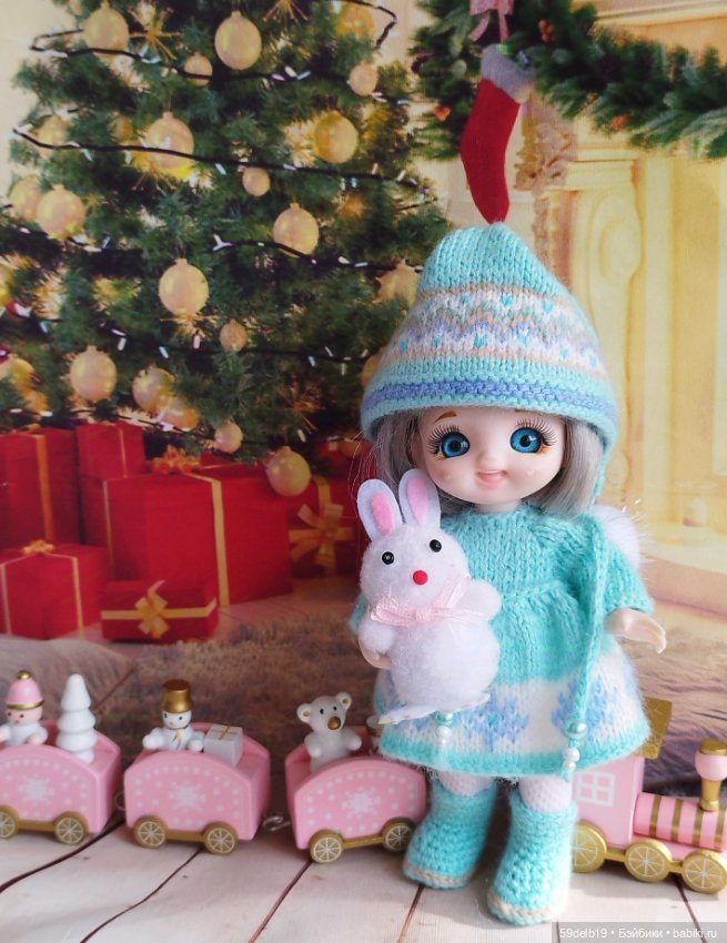 Ещё одна ма-аааленька внученька Дедушки Мороза (фото 2)