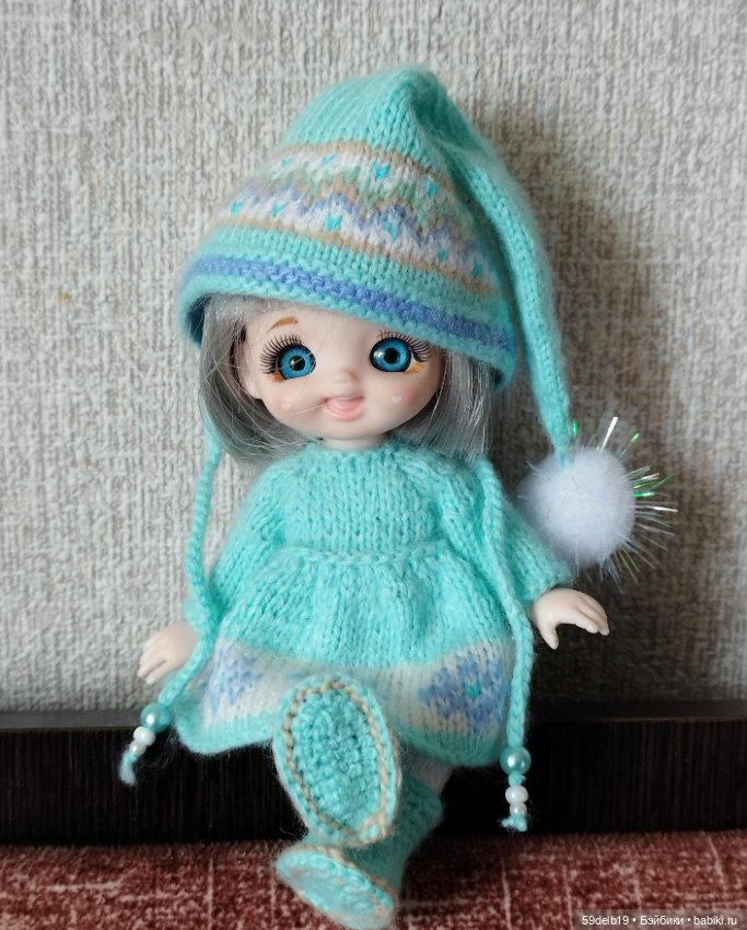 Ещё одна ма-аааленька внученька Дедушки Мороза