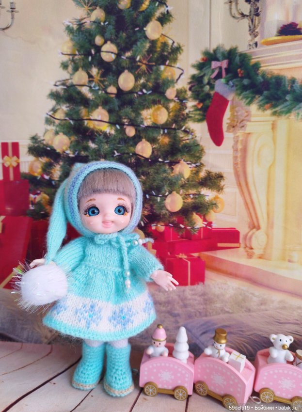 Ещё одна ма-аааленька внученька Дедушки Мороза (фото 6)