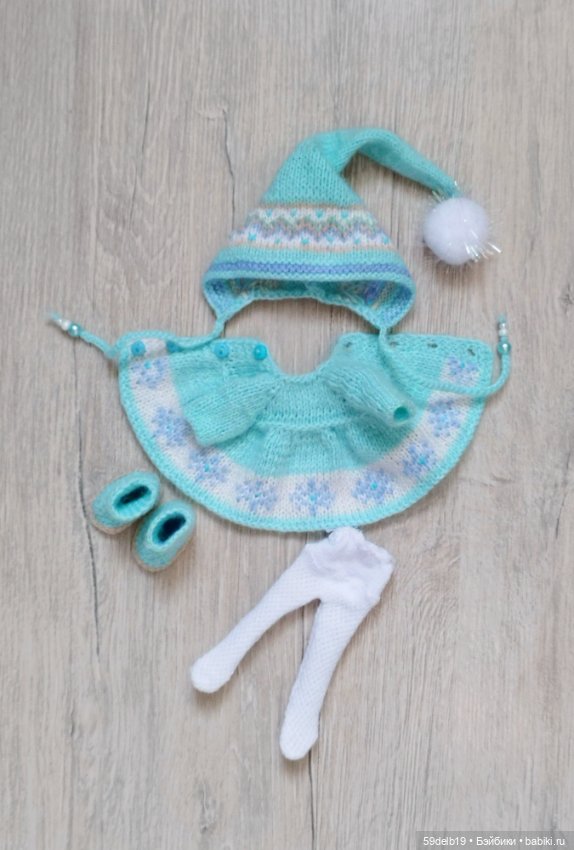 Ещё одна ма-аааленька внученька Дедушки Мороза