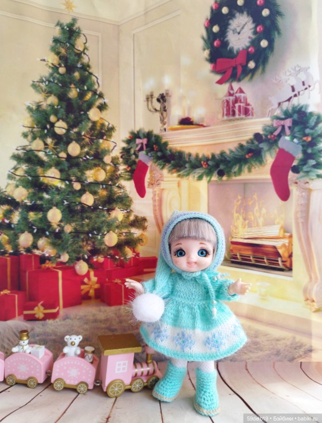 Ещё одна ма-аааленька внученька Дедушки Мороза (фото 9)