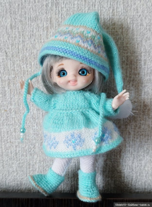 Ещё одна ма-аааленька внученька Дедушки Мороза