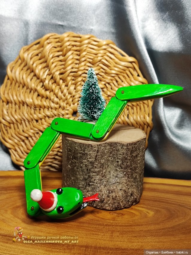 Змейка новогодняя🎄❄🐍 — Авторские игрушки из дерева: резьба (фото 8)