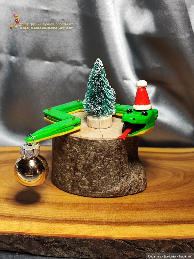 Змейка новогодняя🎄❄🐍 — Авторские игрушки из дерева: резьба (фото 5)