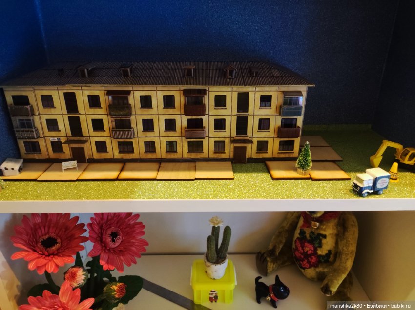 Полка со старым домом — Кукольные домики своими руками: фото
