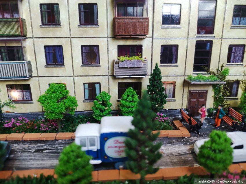 Полка со старым домом — Кукольные домики своими руками: фото