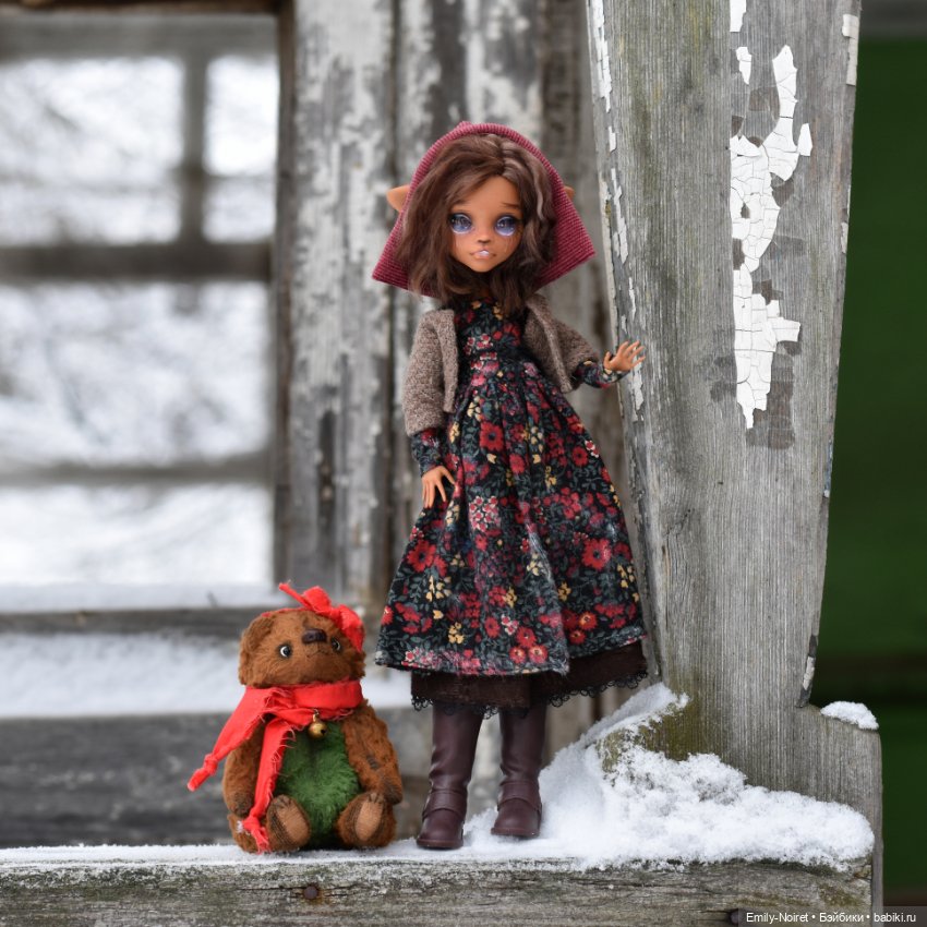 У заброшенного дома — ООАК Monster High и Ever After High: репейнт