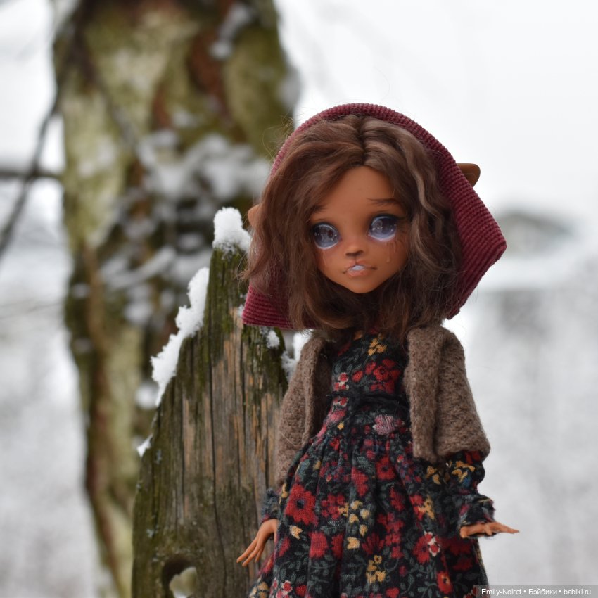 У заброшенного дома — ООАК Monster High и Ever After High: репейнт (фото 5)