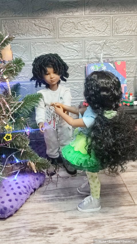 Джейс — Куклы Ruby Red (Руби Ред) Fashion Friends: Siblies (фото 7)