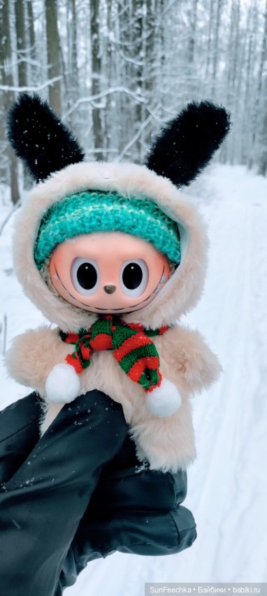 Лабубу Сникерс в зиме — Игрушки Labubu (Лабубу) и The Monsters: Pop Mart (фото 4)