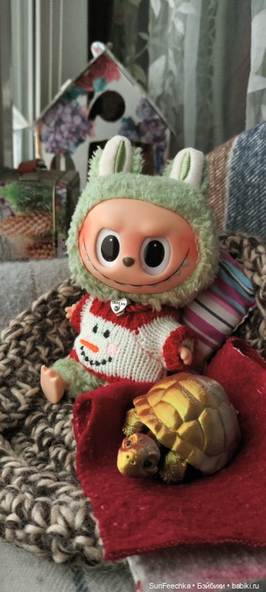 Лабубу Сникерс в зиме — Игрушки Labubu (Лабубу) и The Monsters: Pop Mart (фото 10)