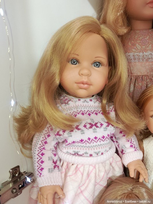 Дебютный топик. Экскурсия по куклошкафу