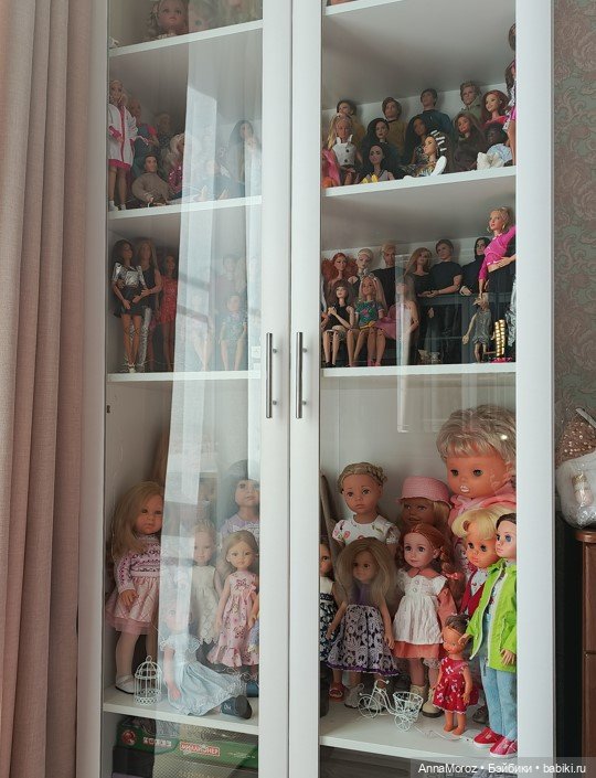 Дебютный топик. Экскурсия по куклошкафу