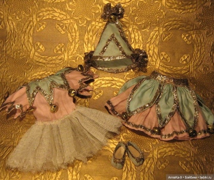 Комедия Дель Арте, женские маски