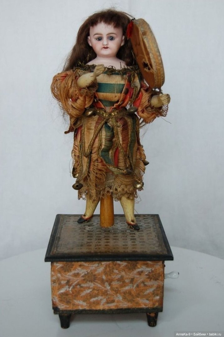 Комедия Дель Арте, женские маски