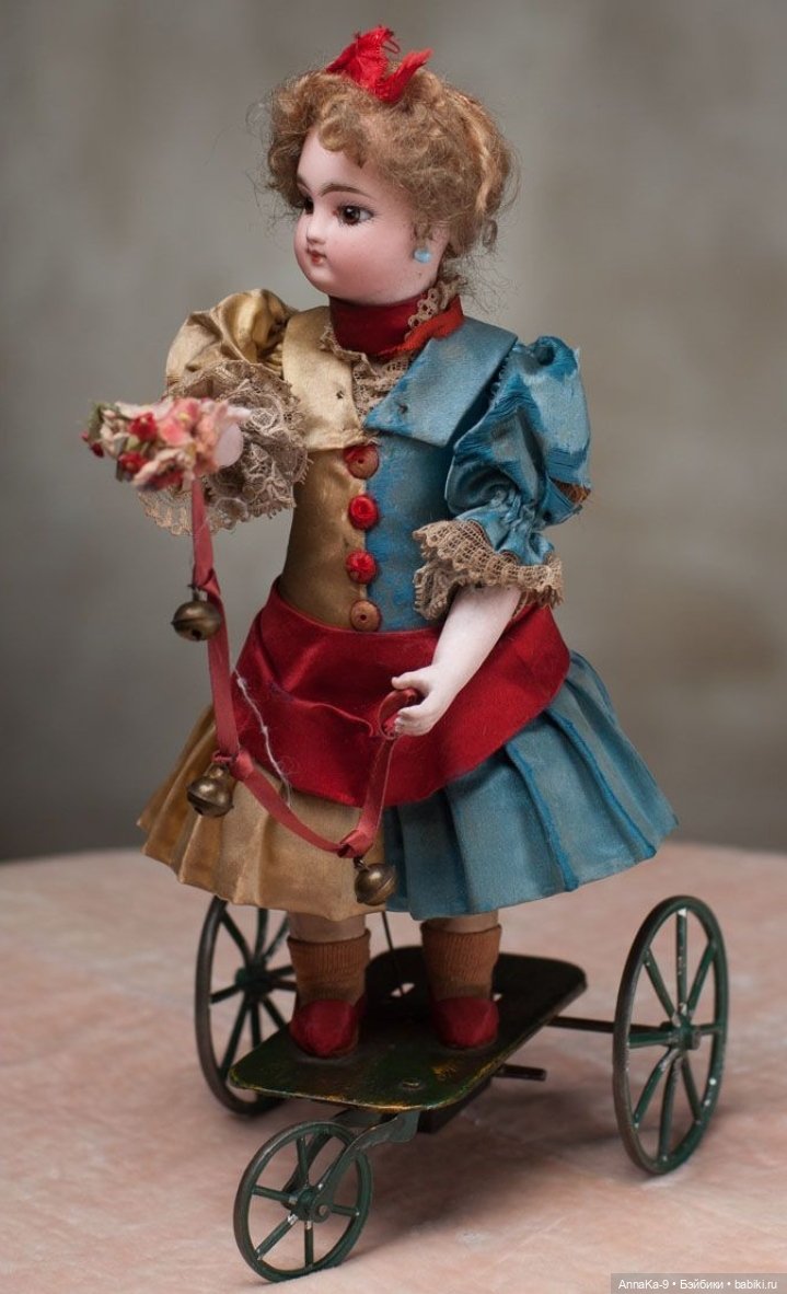 Комедия Дель Арте, женские маски