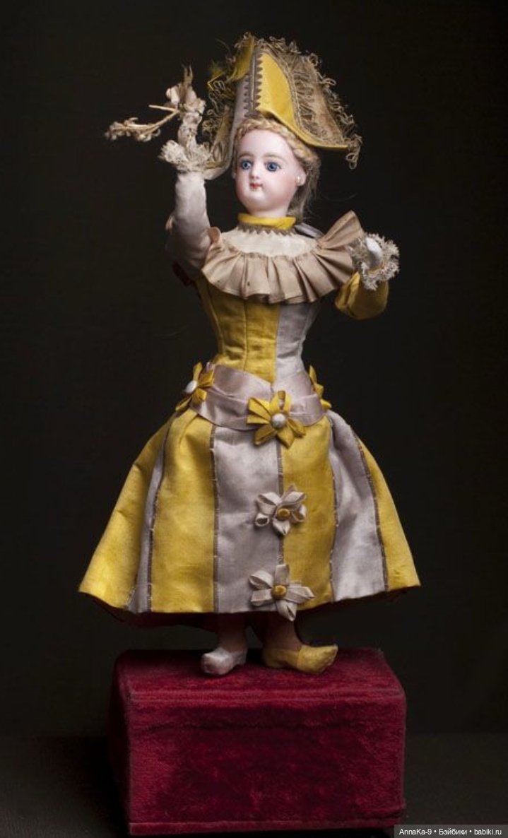 Комедия Дель Арте, женские маски