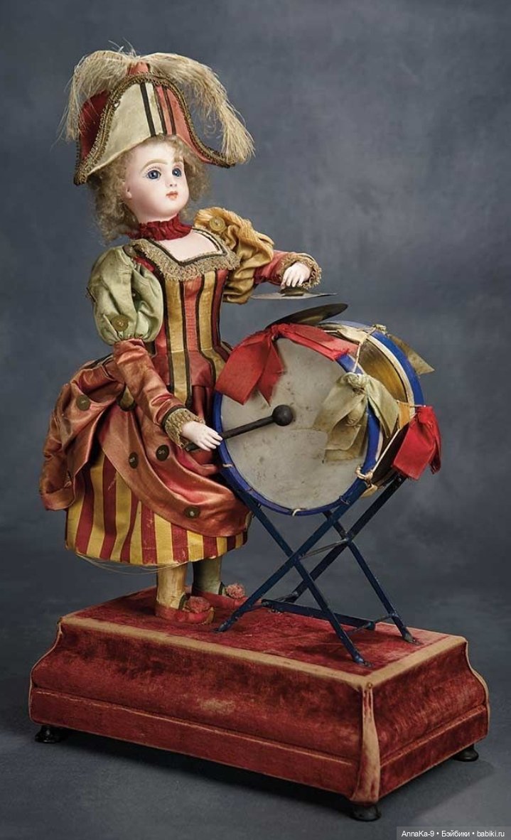 Комедия Дель Арте, женские маски