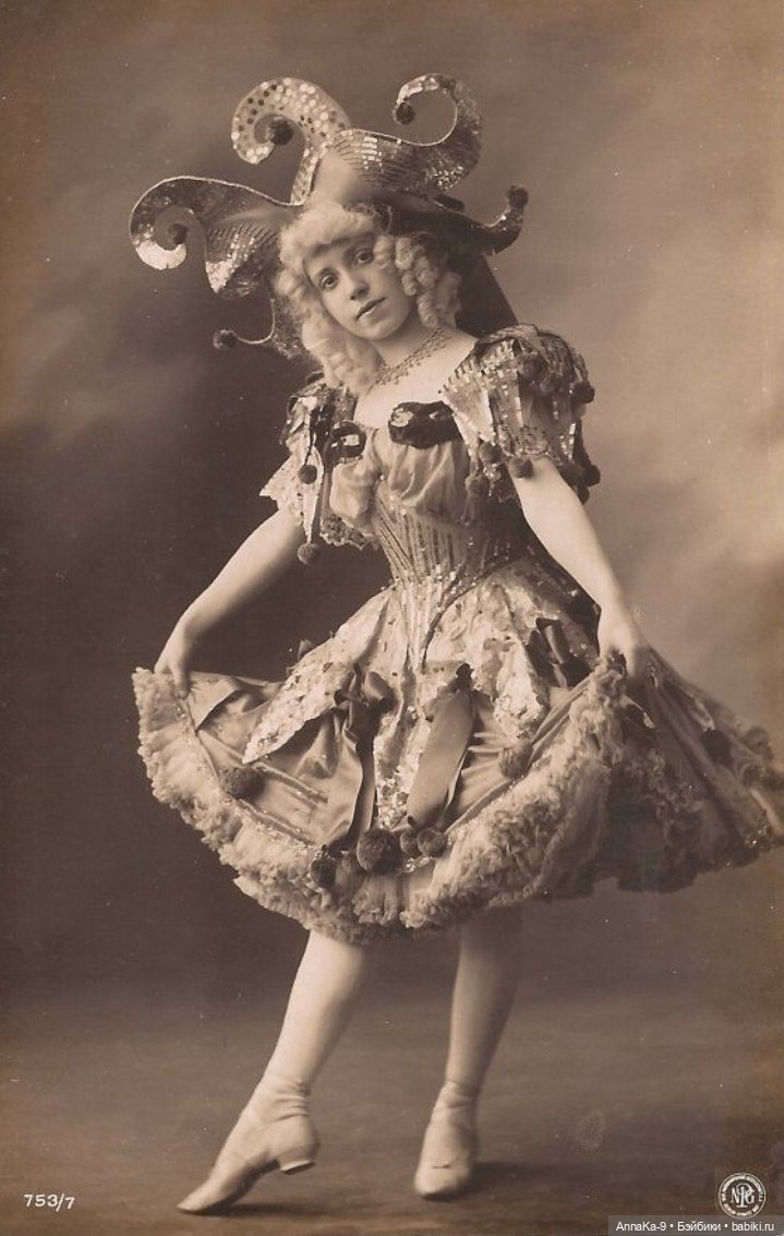 Карнавальные костюмы, выкройки, идеи