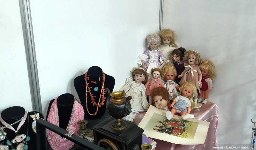 Куколки и статуэтки на Тишинке
