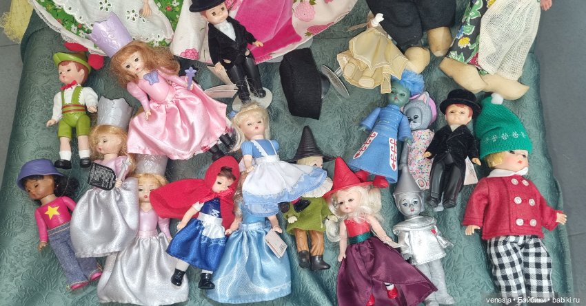 Куколки и статуэтки на Тишинке