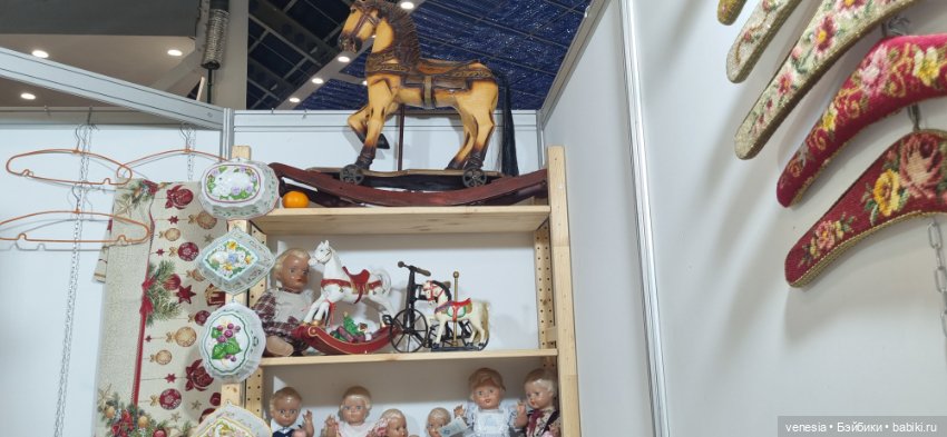 Куколки и статуэтки на Тишинке