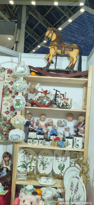 Куколки и статуэтки на Тишинке