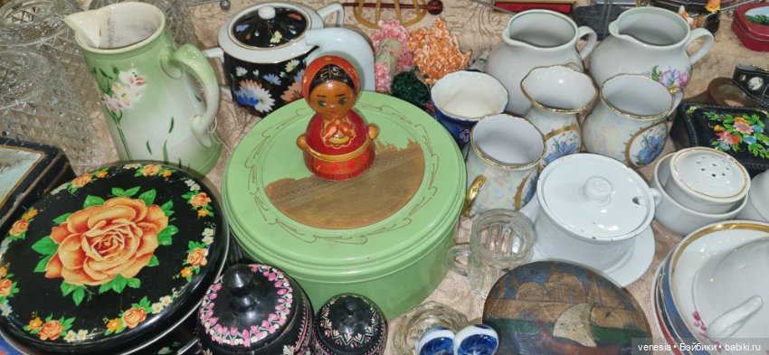 Куколки и статуэтки на Тишинке