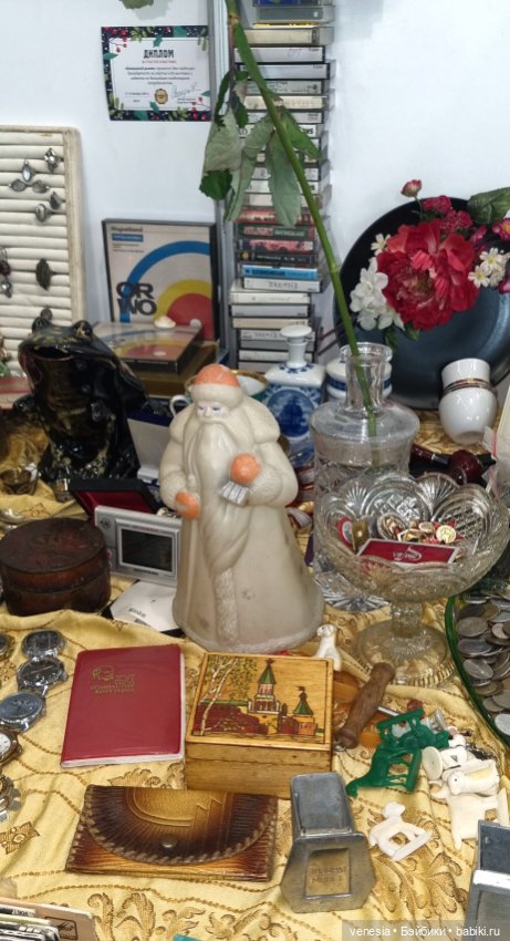 Куколки и статуэтки на Тишинке