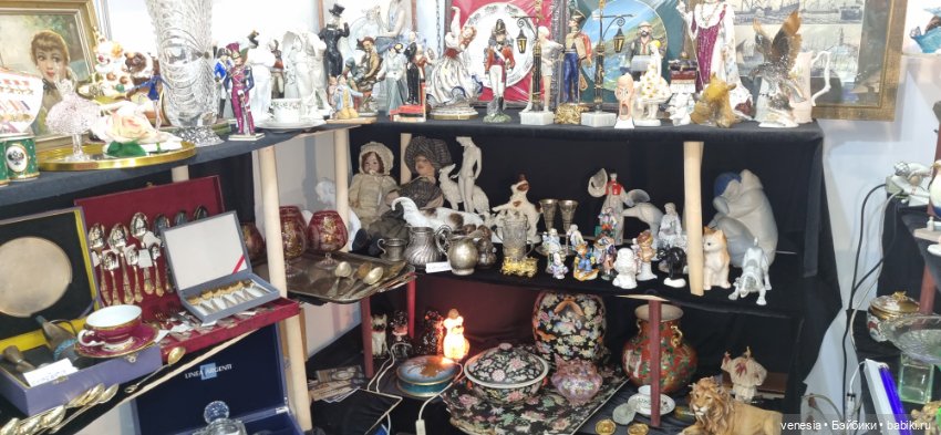 Куколки и статуэтки на Тишинке