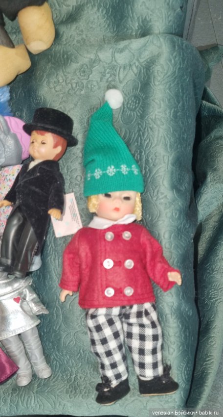 Куколки и статуэтки на Тишинке