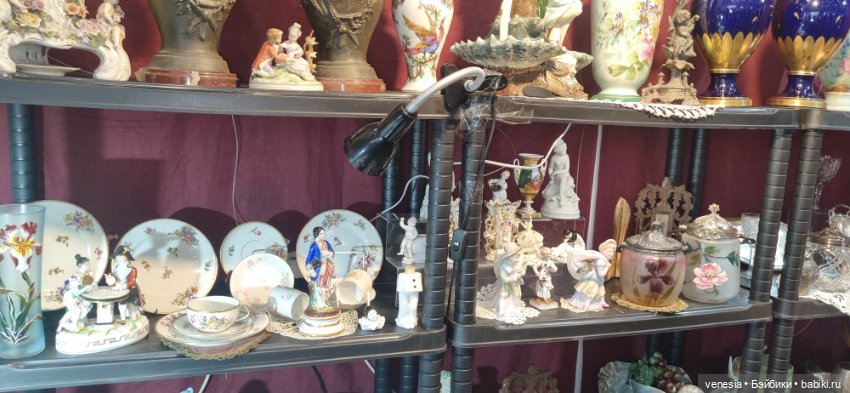 Куколки и статуэтки на Тишинке