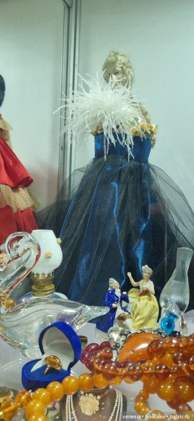 Куколки и статуэтки на Тишинке