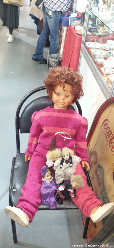 Куколки и статуэтки на Тишинке