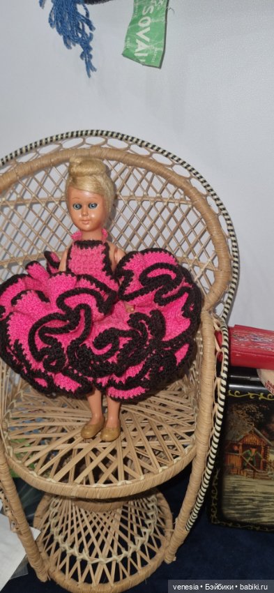 Куколки и статуэтки на Тишинке