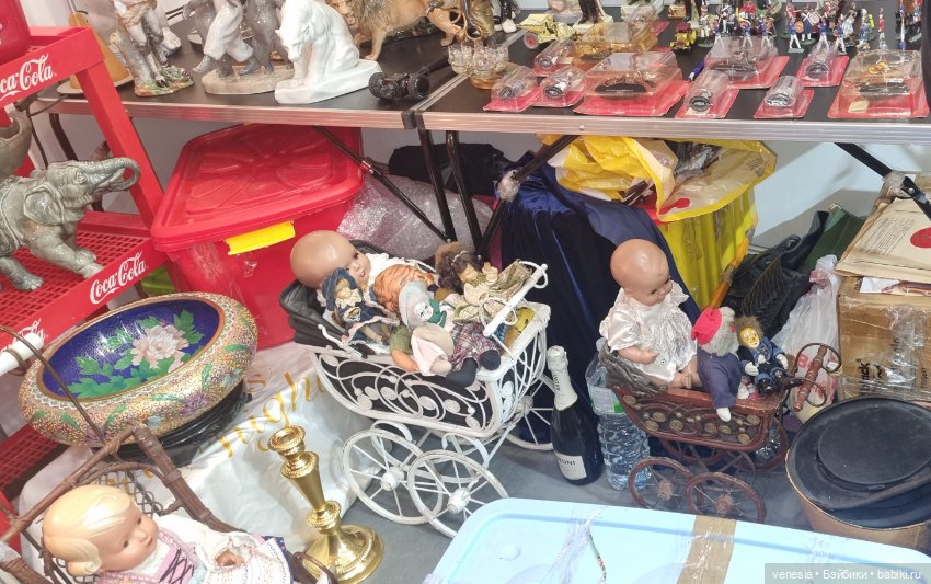 Куколки и статуэтки на Тишинке