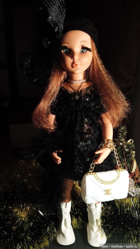 Новая жизнь старых кукол. Девушка Бонда. Рождество (фото 10)
